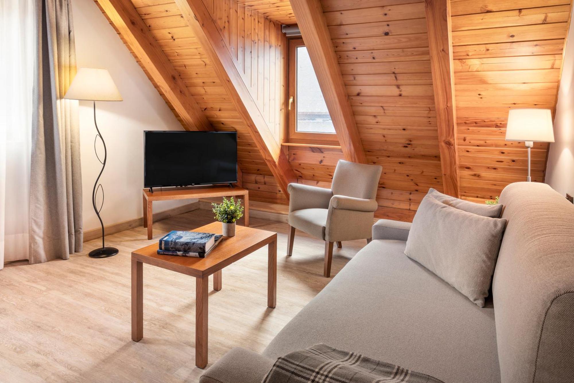 Hotel Vielha Val D'Aran, Affiliated By Melia Exterior photo